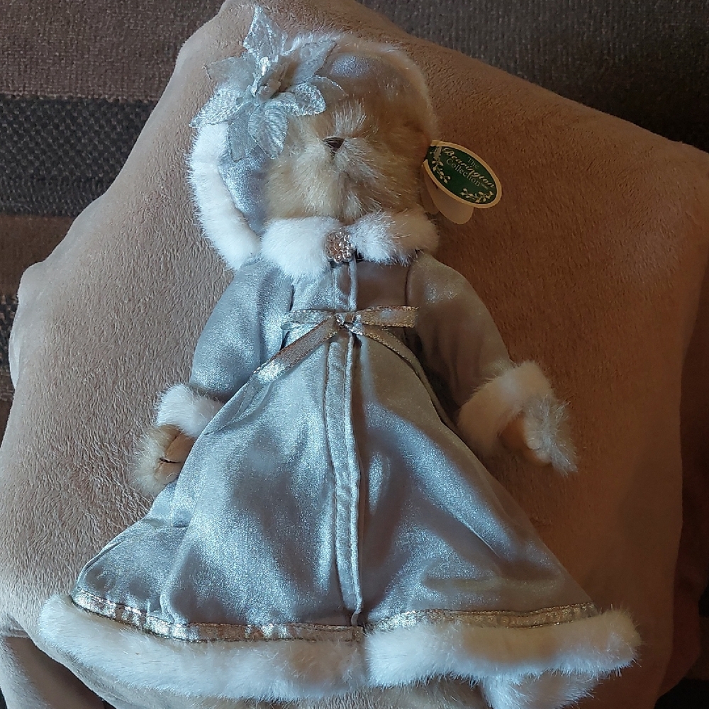 The Bearington Collection "CECILIA Christmas Bear